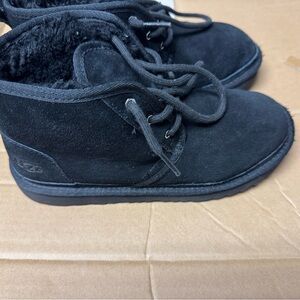 UGG Neumel II Size 5 Black